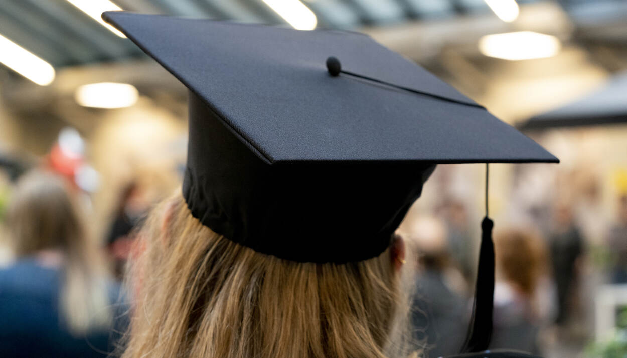 Pabo studenten van de Hogeschool Rotterdam ontvangen hun diploma