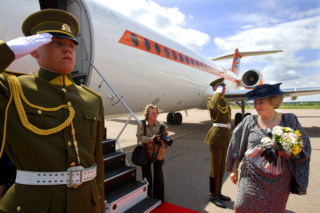 KAUNAS - Koningin Beatrix brengt een staatsbezoek aan de Republiek Litouwen op uitnodiging van president Valdas Adamkus. De koningin bezoekt de hoofdstad Vilnius en de oude hoofdsteden Trakai en Kaunas.