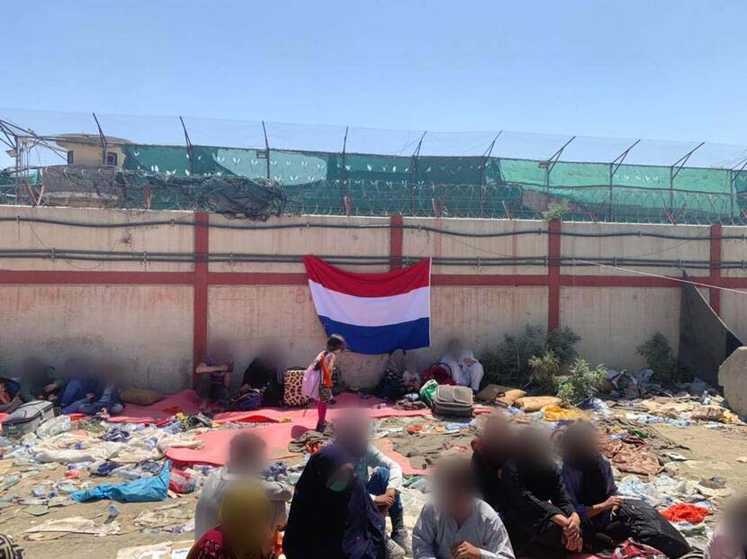Evacuatie Kaboel Nederlandse vlag