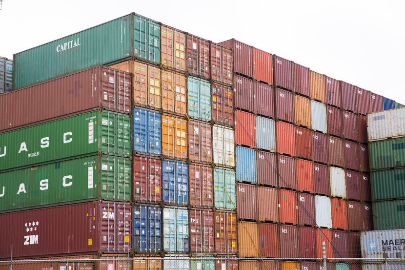 Containers in de haven van Rotterdam