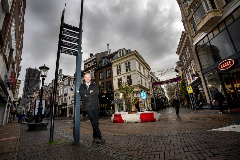 Will Tiemeijer op straat in het centrum van Utrecht