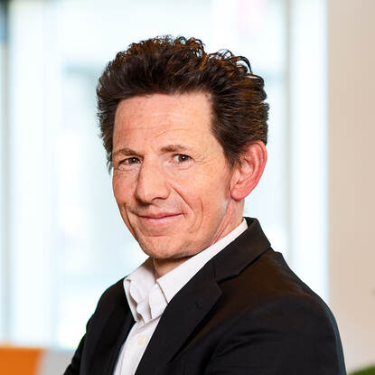 Portretfoto Peter Valkenburg