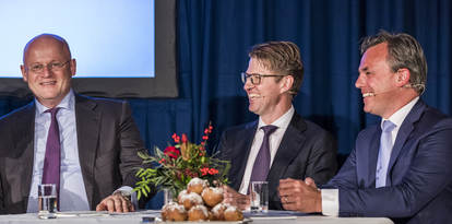 Bewindspersonen Ferd Grapperhaus, Sander Dekker en Mark Harbers bij nieuwjaarsreceptie JenV