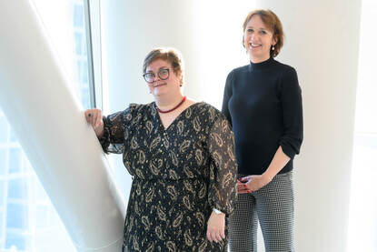 portretfoto van twee nieuwe collega's bij de directie Openbaarheid
