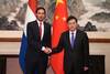Minister Hoekstra en minister van Buitenlandse Zaken Qin Gang in Peking